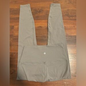 Lululemon wunder under